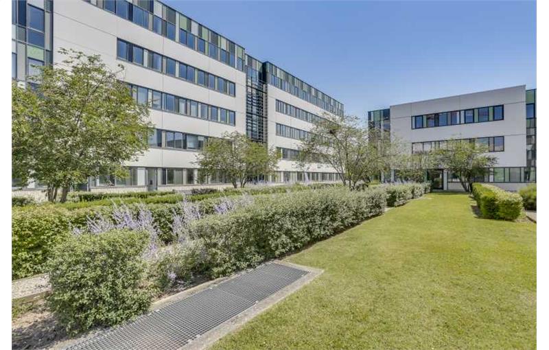 Bureau à vendre de 6 736 m² à Lyon 7 - 69007 photo - 1