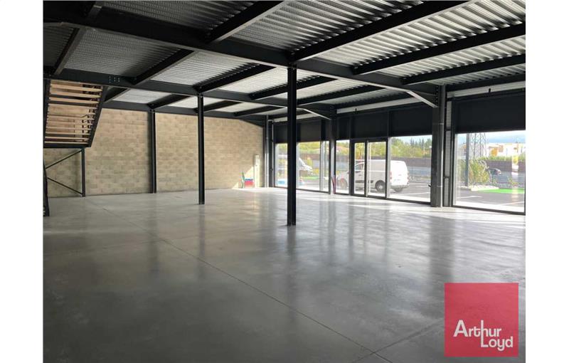 Entrepôt à vendre de 3 239 m² à Béziers - 34500 photo - 1
