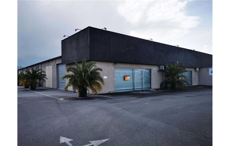 Entrepôt à vendre de 2 451 m² à Lons - 64140 photo - 1
