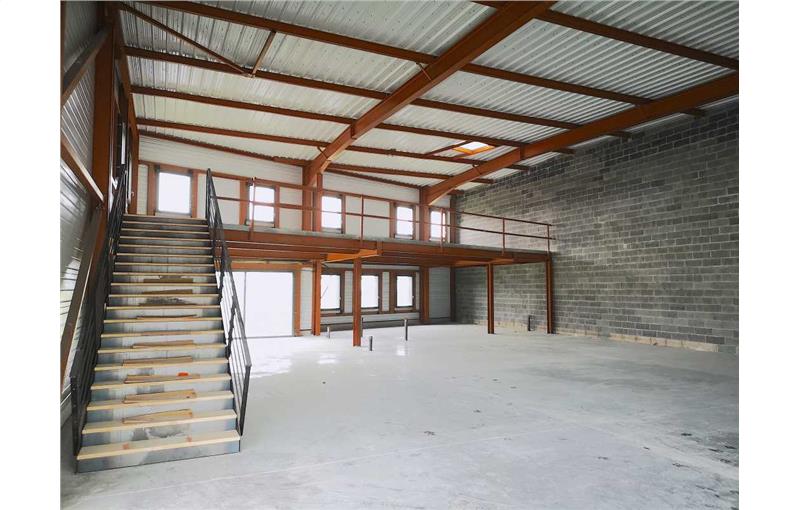 Entrepôt à vendre de 1 872 m² à Prouvy - 59121 photo - 1